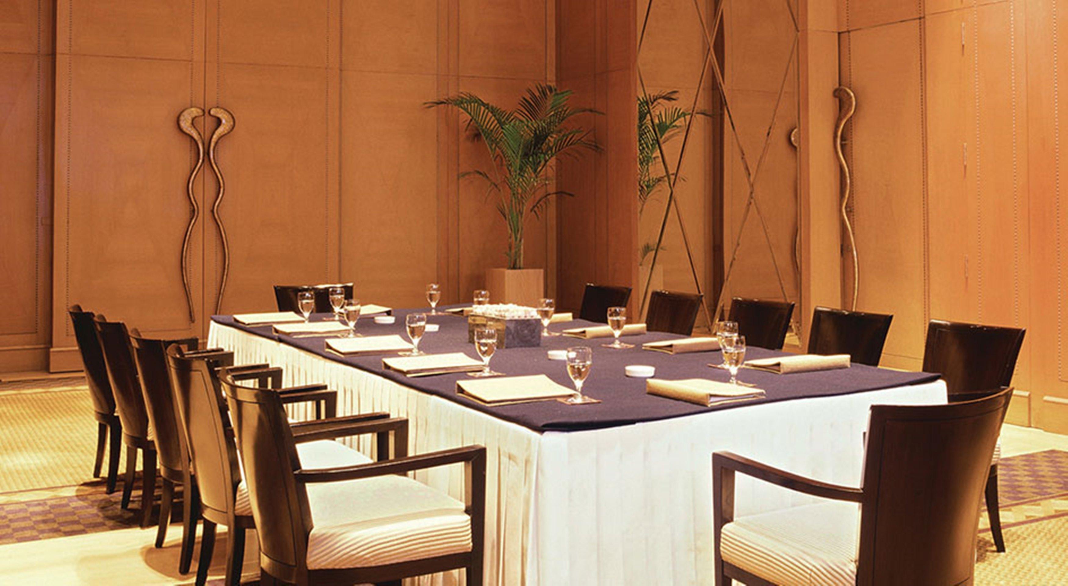 Trident Gurgaon Ξενοδοχείο Εξωτερικό φωτογραφία A meeting room at the Taj Bengal